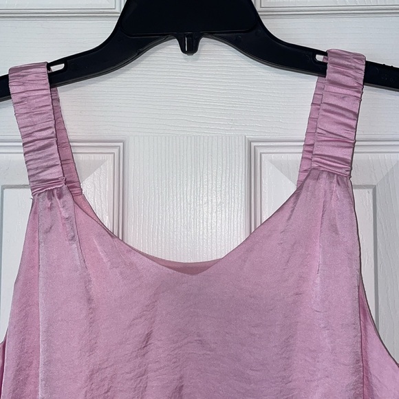 •VINCE CUMATO•PINK "SILK FEEL" FLOWY TANK TOP W/CINCHED SHOULDER STRAPS SMALL - Picture 4 of 8